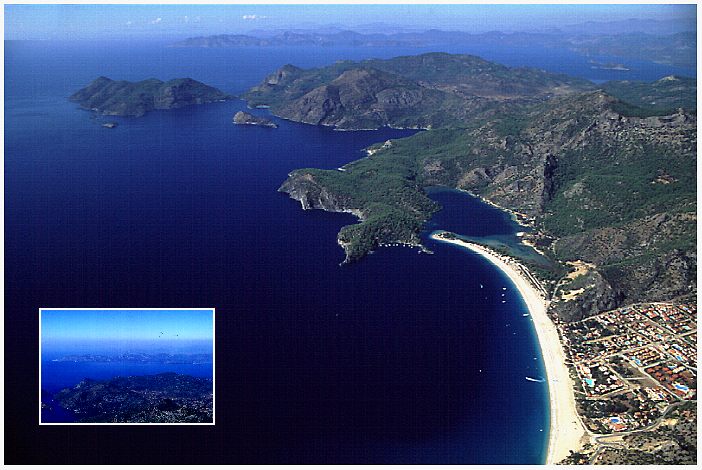 K&uuml;stenverlauf bei &Ouml;l&uuml;deniz (T&uuml;rkei) aus der Luftperspektive