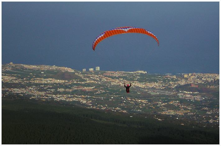 12km langer Gleitflug nach Puerto de la Cruz
