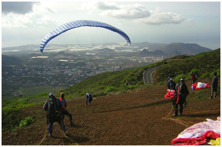 Gleitschirmstart 'Jama'